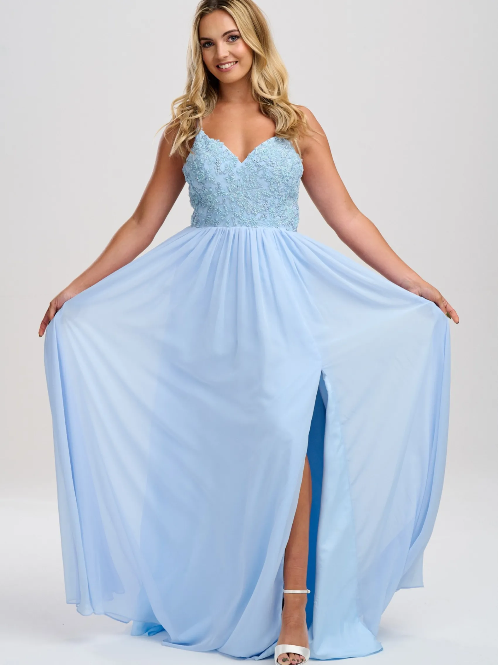 Linzi Jay Blassblaues perlenbesetztes A Line Chiffon Ballkleid mit Schlitz* Linzi Jay Prom Dresses | Hellblaue Ballkleider