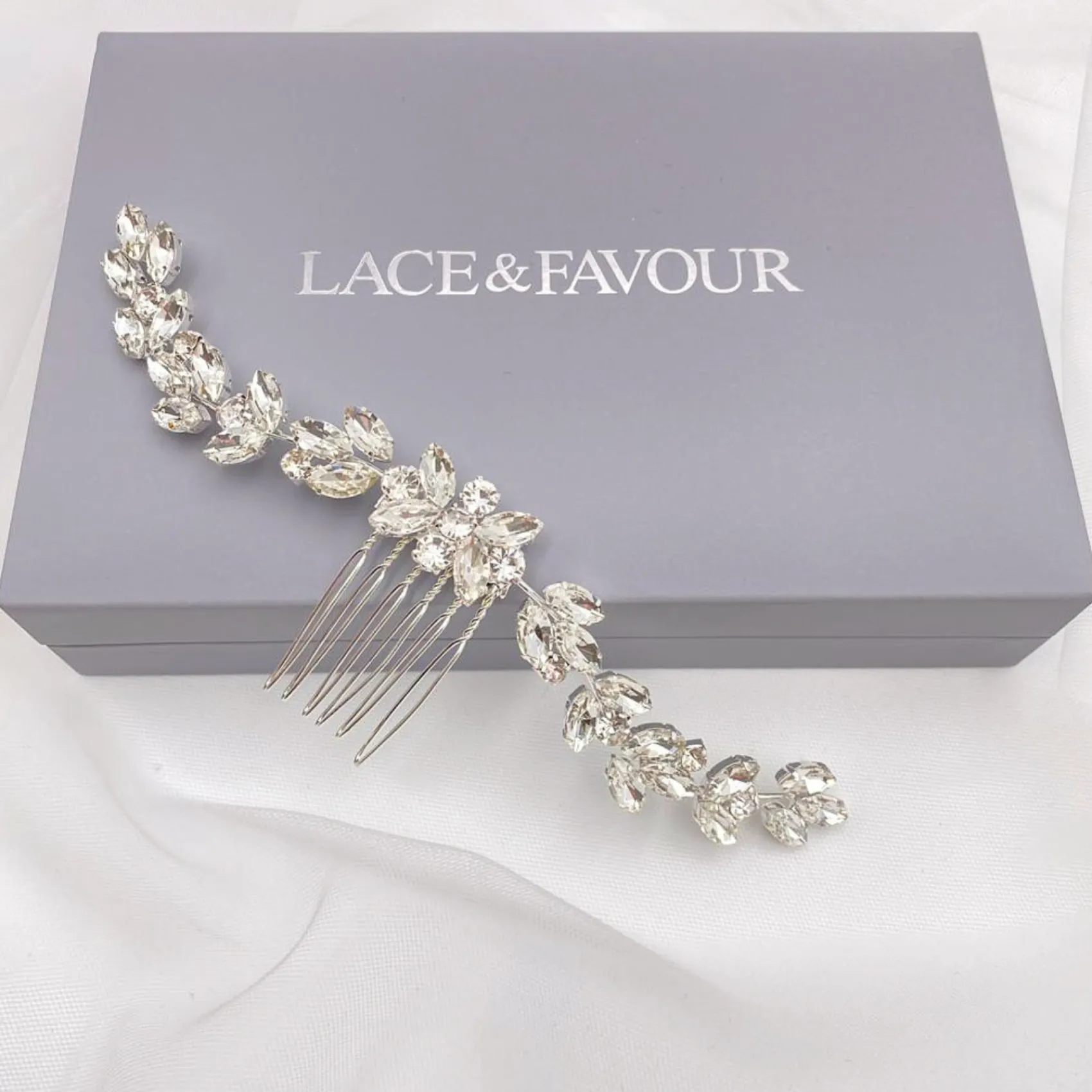 Lace & Favour Luna Silber Kleiner Kristall verschönert Hochzeits-Haarkamm* Abschlussball Haarspangen & Kämme | Geschenke Für Brautjungfern