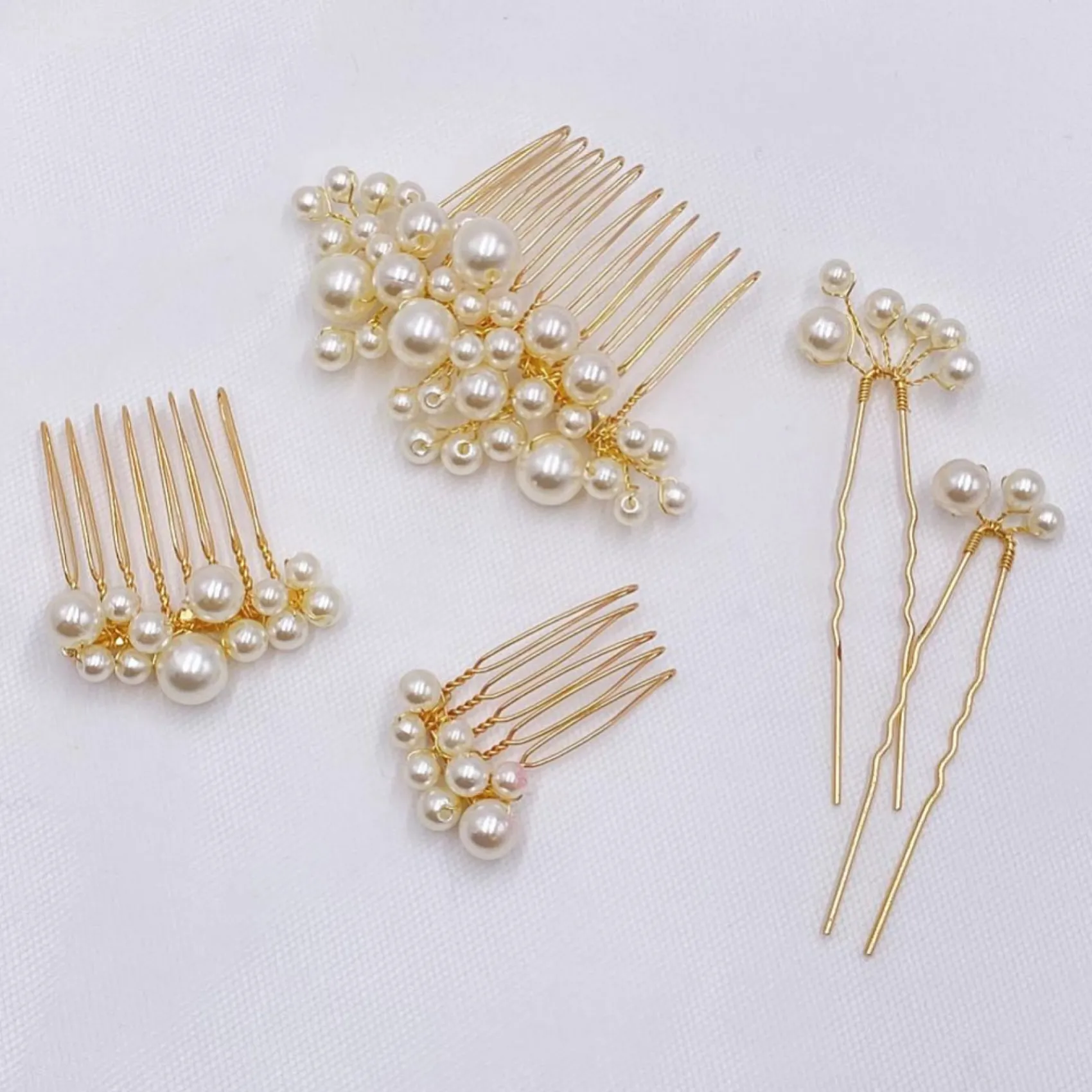 Lace & Favour Macie Set mit 5 goldenen Mini-Kämmen und Nadeln* Perlen-haarschmuck | Gold-haar-accessoires