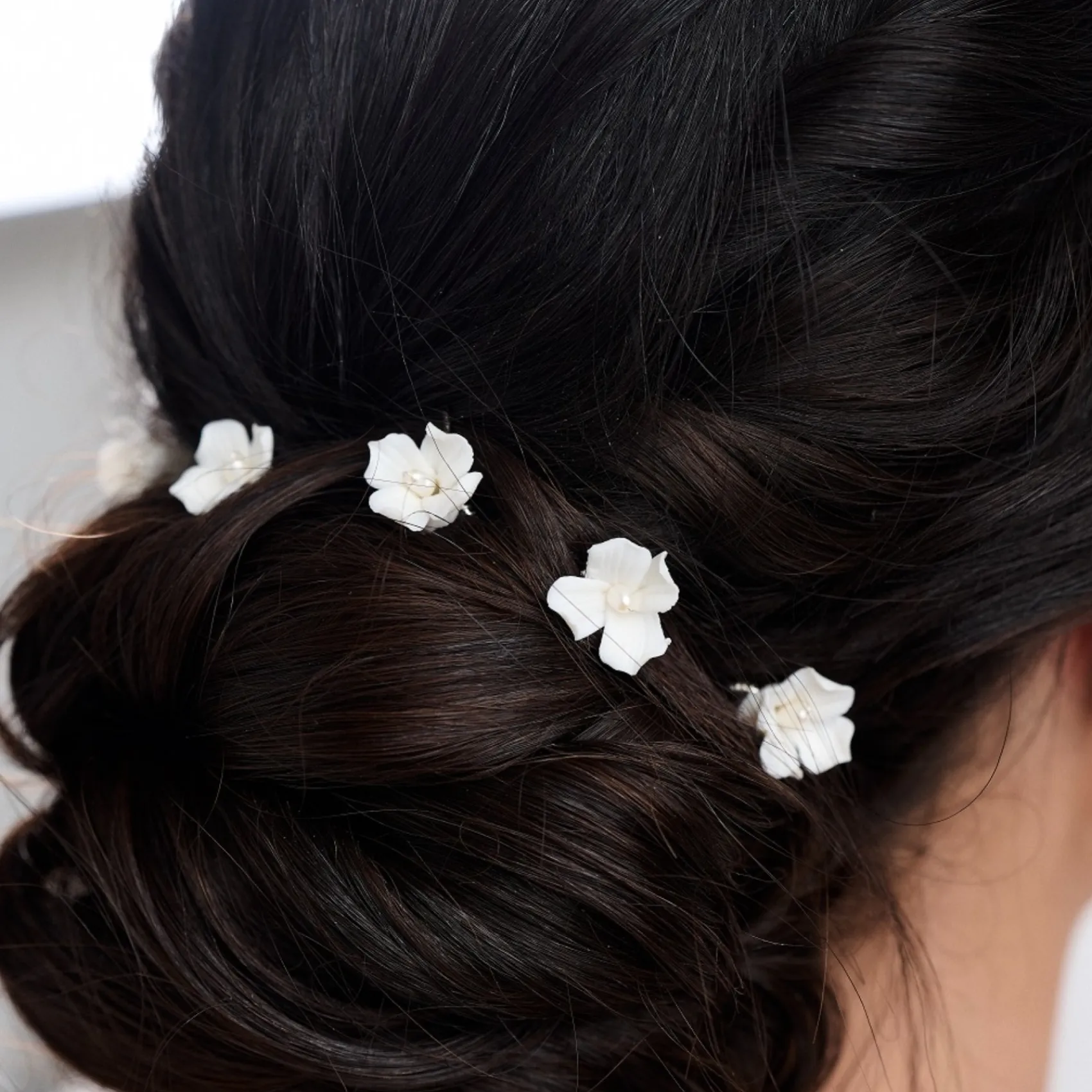 Lace & Favour Mae Satz von 3 Elfenbein zierliche Keramik Blume Haarnadeln* Perlen-haarschmuck | Silberne Haar-accessoires