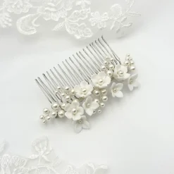 Beads & Beyond Mirabelle Elfenbein Keramik Blume und Perle Hochzeit Haarkamm* Perlen-haarschmuck | Silberne Haar-accessoires