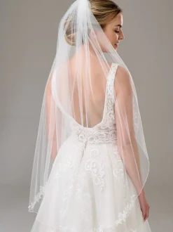 Twilight Designs Montrose Elfenbein Einstöckiger Schleier mit Kordelzug und floralen Spitzenmotiven* Einstufige Schleier | Fingerspitzen-schleier