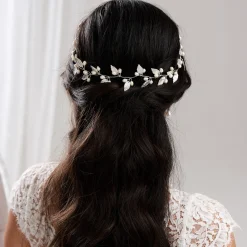Lace & Favour Oktober Silberne Blätter und Perlen Lange Hochzeits-Haarschleife* Perlen-haarschmuck | Silberne Haar-accessoires