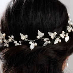 Lace & Favour Oktober Silberne Blätter und Perlen Lange Hochzeits-Haarschleife* Perlen-haarschmuck | Silberne Haar-accessoires