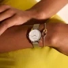 Olivia Burton Bee 28mm Ultra Slim Metallic Weiß und Silber Mesh Uhr* Olivia Burton Uhren | Geschenke Für Die Mutter Des Bräutigams