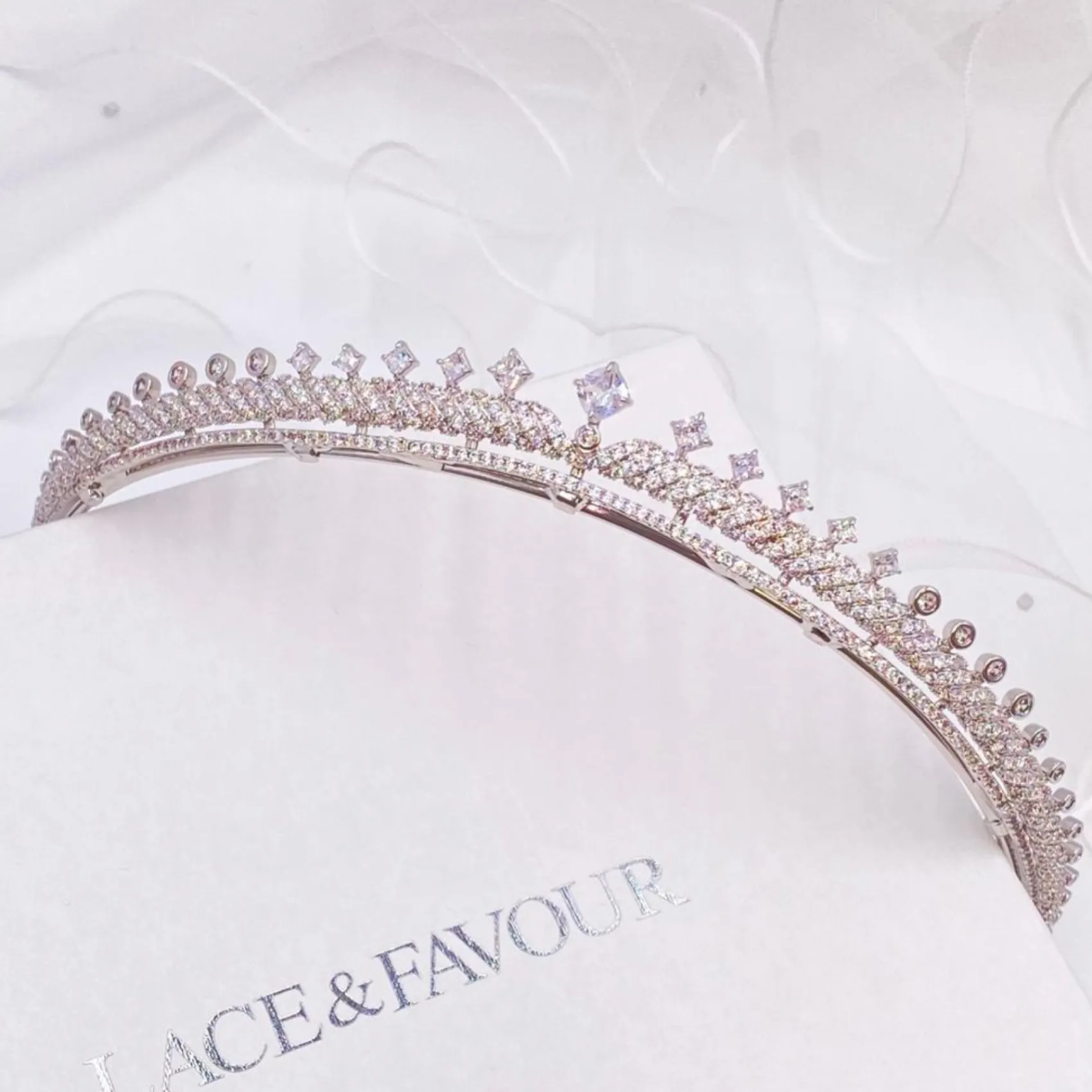Lace & Favour Olympia Vintage inspirierte niedrige Kristall-Braut Tiara* Vintage-kopfbedeckungen | Haarschmuck Aus Kristall