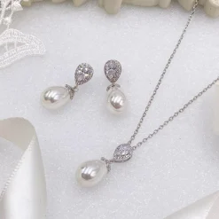 Lace & Favour Paloma Teardrop Perlen-Anhänger Halskette | * Perlen-hochzeitsschmuck | Silberner Hochzeitsschmuck