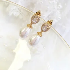 Lace & Favour Paloma Teardrop Perlen-Ohrringe (Gold)* Geschenke Für Brautjungfern | Geschenke Für Die Braut