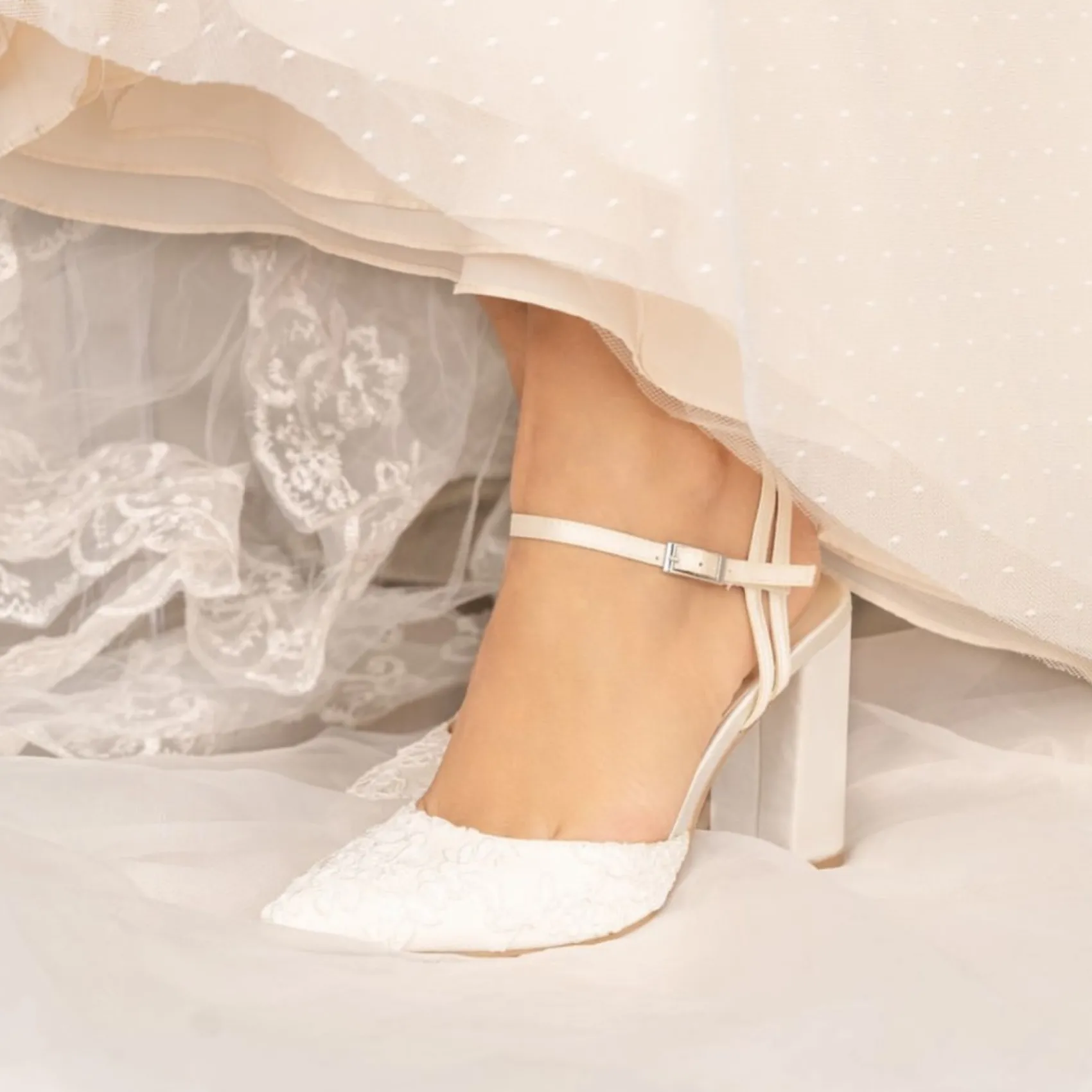 Paradox London Fauna Elfenbein Satin und Spitze Block Ferse Gericht Schuhe* Hochzeitsschuhe | Hochhackige Schuhe