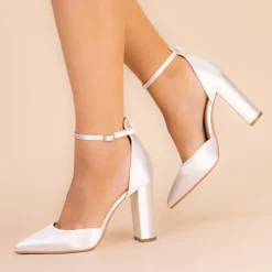 Perfect Bridal Arabella Elfenbeinfarbene Satin High Block Heels mit übergroßer Schleife* Hochzeitsschuhe | Hochhackige Schuhe