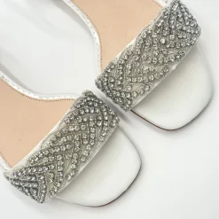 Perfect Bridal Blair Elfenbein Satin Kristall Flache Sandalen (Weite Passform)* Glitzernde Ballschuhe | Weiße Ballschuhe