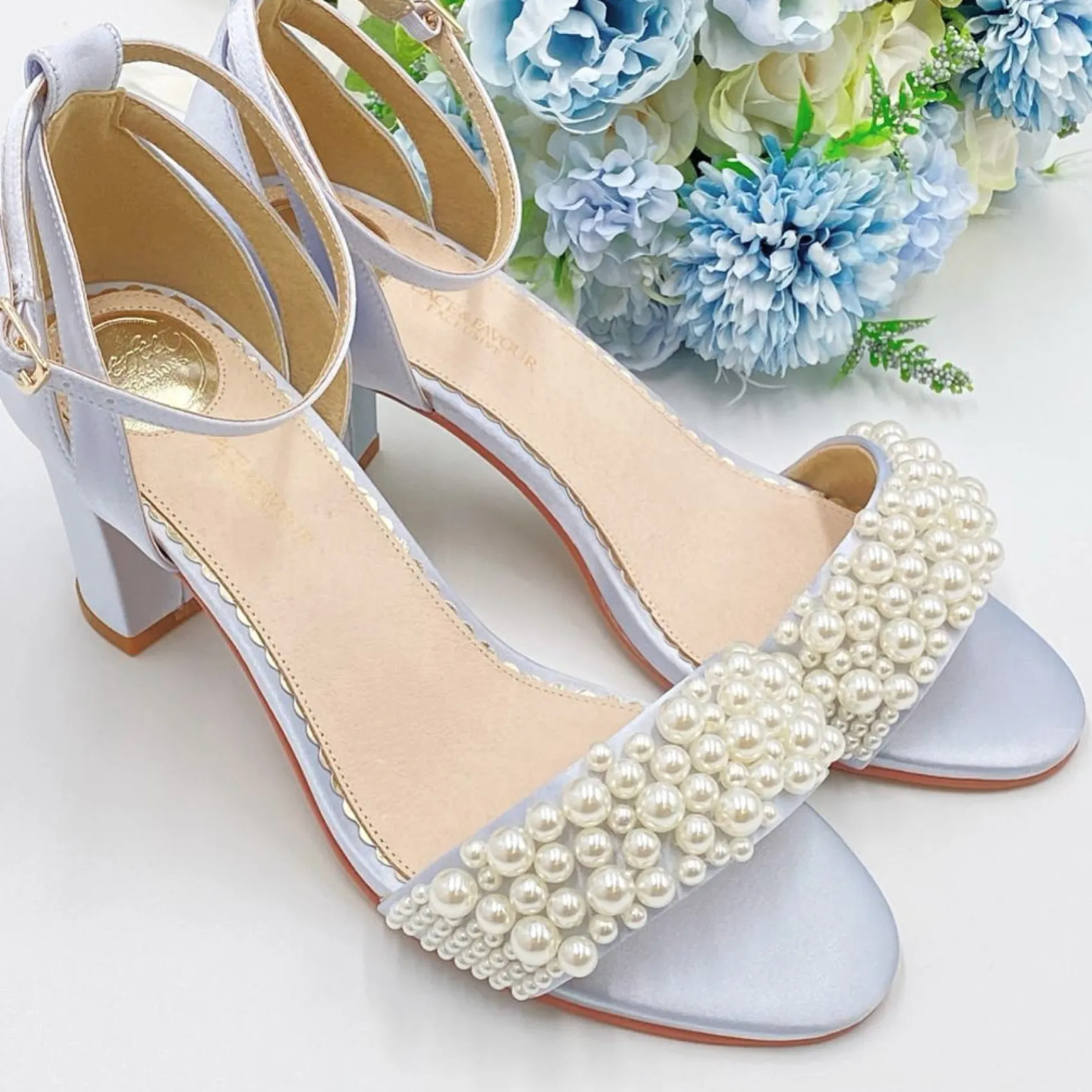 Perfect Bridal Carrie Blau Satin Perle Blockabsatz Sandalen* Schuhe Für Hochzeitsgäste | Schuhe Für Brautjungfern
