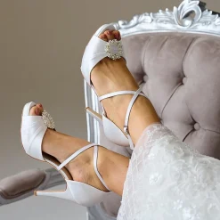 Perfect Bridal Charlotte Elfenbein Satin Perlenbrosche Plateausandalen* Hochzeitsschuhe | Hochhackige Schuhe