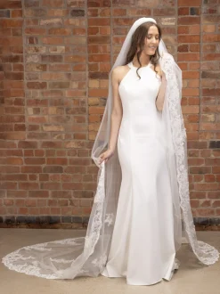Perfect Bridal Einstöckiger Kathedralenschleier aus Spitze mit Motiven* Einstufige Schleier | Kapelle Länge & Kathedrale Schleier