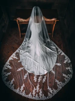 Perfect Bridal Einstöckiger Kathedralenschleier aus Spitze mit Motiven* Einstufige Schleier | Kapelle Länge & Kathedrale Schleier