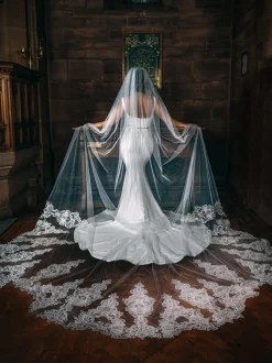 Perfect Bridal Elfenbein Einstöckiger Statement-Spitzenmotiv-Kathedralschleier* Einstufige Schleier | Kapelle Länge & Kathedrale Schleier