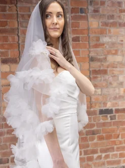 Perfect Bridal Elfenbein Zweistöckig 3D Blumen Rand Fingerspitze Schleier* Zweistufiger Schleier | Fingerspitzen-schleier