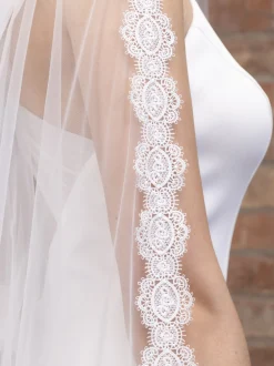 Perfect Bridal Elfenbein Zweistöckig Zart Spitze Rand Kathedrale Schleier* Zweistufiger Schleier | Kapelle Länge & Kathedrale Schleier