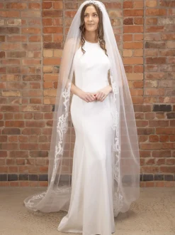 Perfect Bridal Elfenbeinfarbener einreihiger verzierter Spitzen-Kapellenschleier* Einstufige Schleier | Kapelle Länge & Kathedrale Schleier