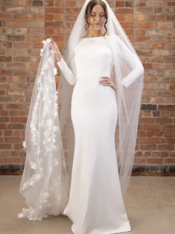Perfect Bridal Elfenbeinfarbener einreihiger 3D Blumen und Perlen Kathedralenschleier* Einstufige Schleier | Kapelle Länge & Kathedrale Schleier