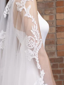 Perfect Bridal Elfenbeinfarbener einreihiger verzierter Spitzen-Kapellenschleier* Einstufige Schleier | Kapelle Länge & Kathedrale Schleier