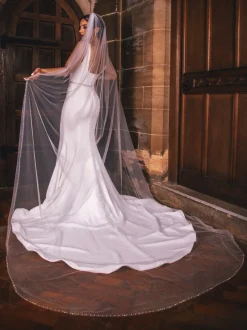 Perfect Bridal Elfenbeinfarbener einreihiger Kathedralschleier mit Perlen und Kristallrand* Einstufige Schleier | Kapelle Länge & Kathedrale Schleier