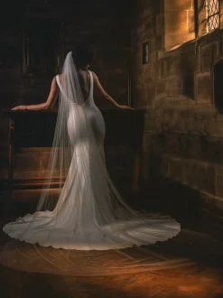 Perfect Bridal Elfenbeinfarbener einreihiger Kathedralenschleier mit geschliffenem Rand* Kapelle Länge & Kathedrale Schleier | Einstufige Schleier