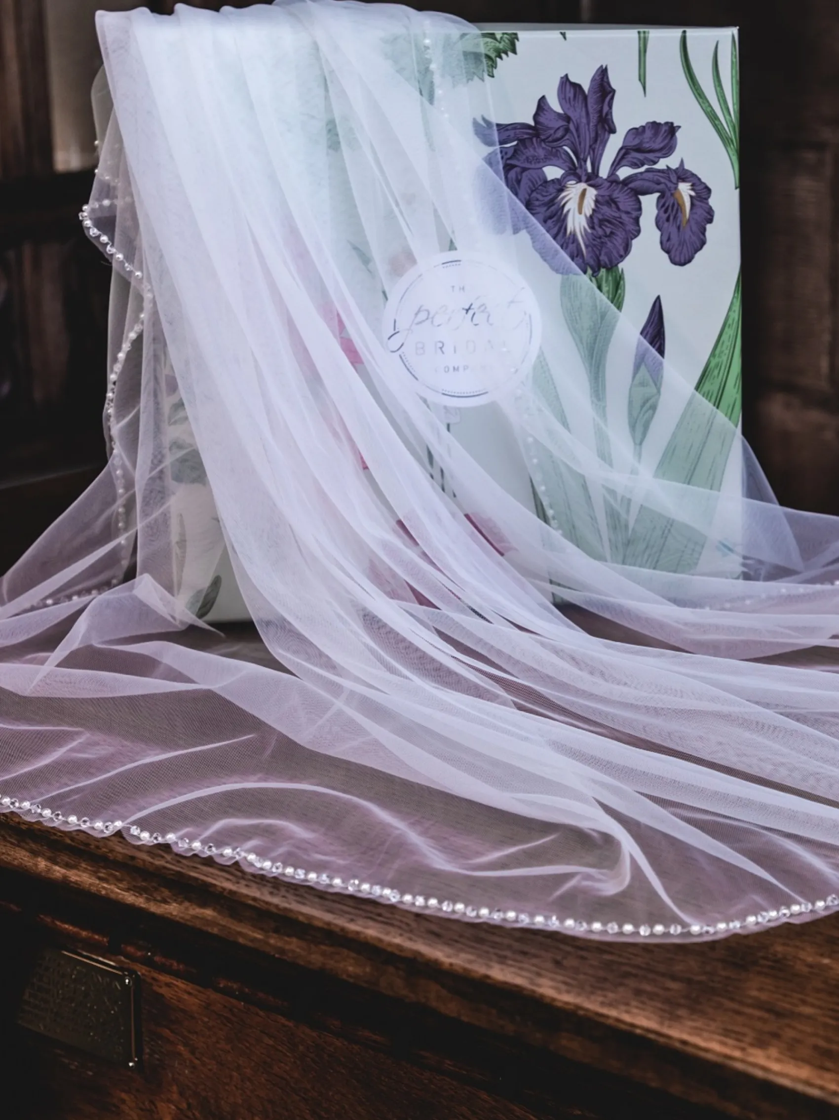 Perfect Bridal Elfenbeinfarbener einreihiger Schleier mit Perlen und Kristallrand* Einstufige Schleier | Fingerspitzen-schleier