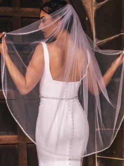 Perfect Bridal Elfenbeinfarbener, einstufiger, perlenbesetzter Silberrand-Fingerspitzenschleier* Einstufige Schleier | Fingerspitzen-schleier