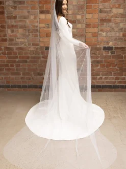 Perfect Bridal Elfenbeinfarbener einreihiger Schleier mit gestreuter Perlenkante* Kapelle Länge & Kathedrale Schleier | Bodenlange Schleier