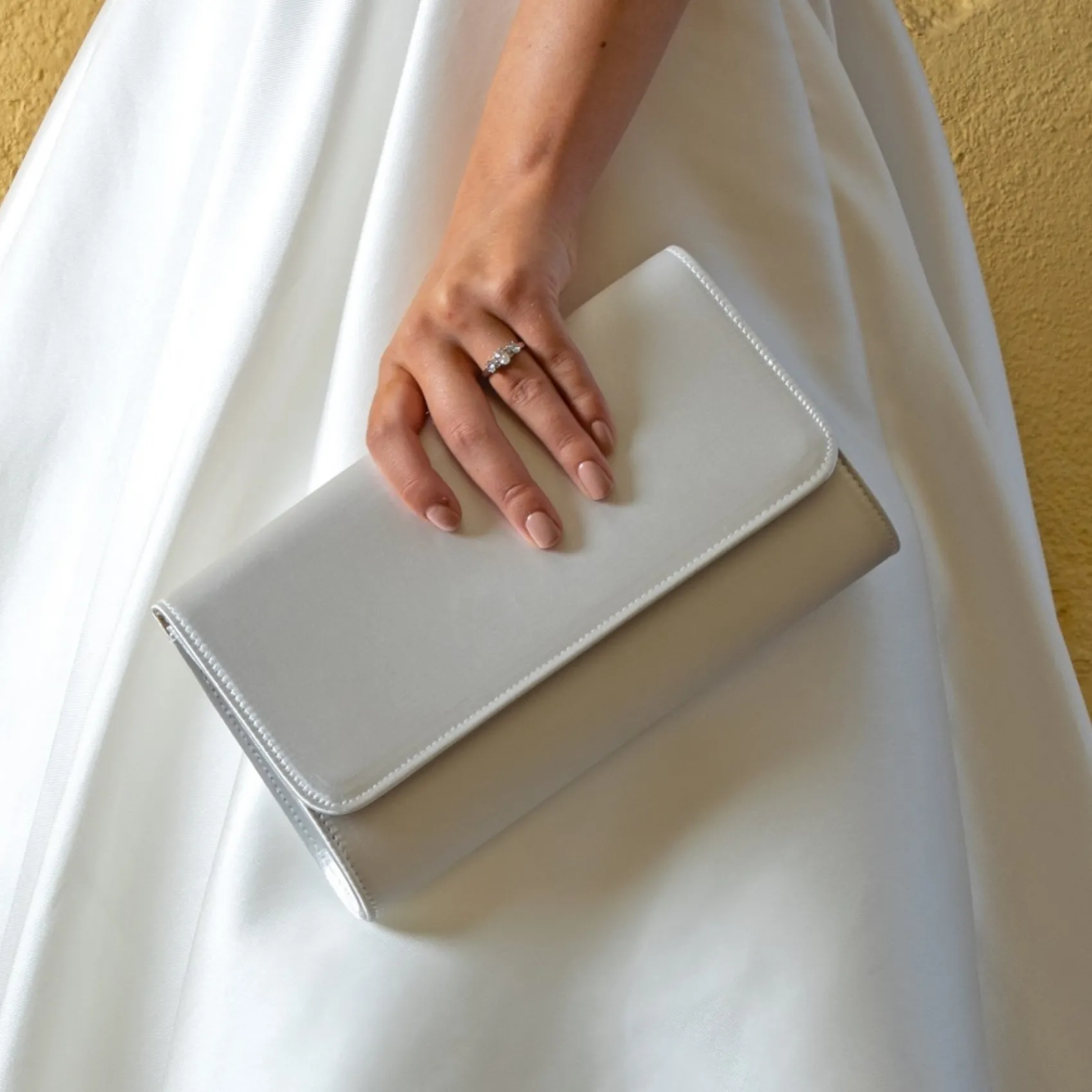 Perfect Bridal Evie Färbbare Elfenbeinfarbene Satin-Braut-Clutch-Tasche* Hochzeit Handtaschen