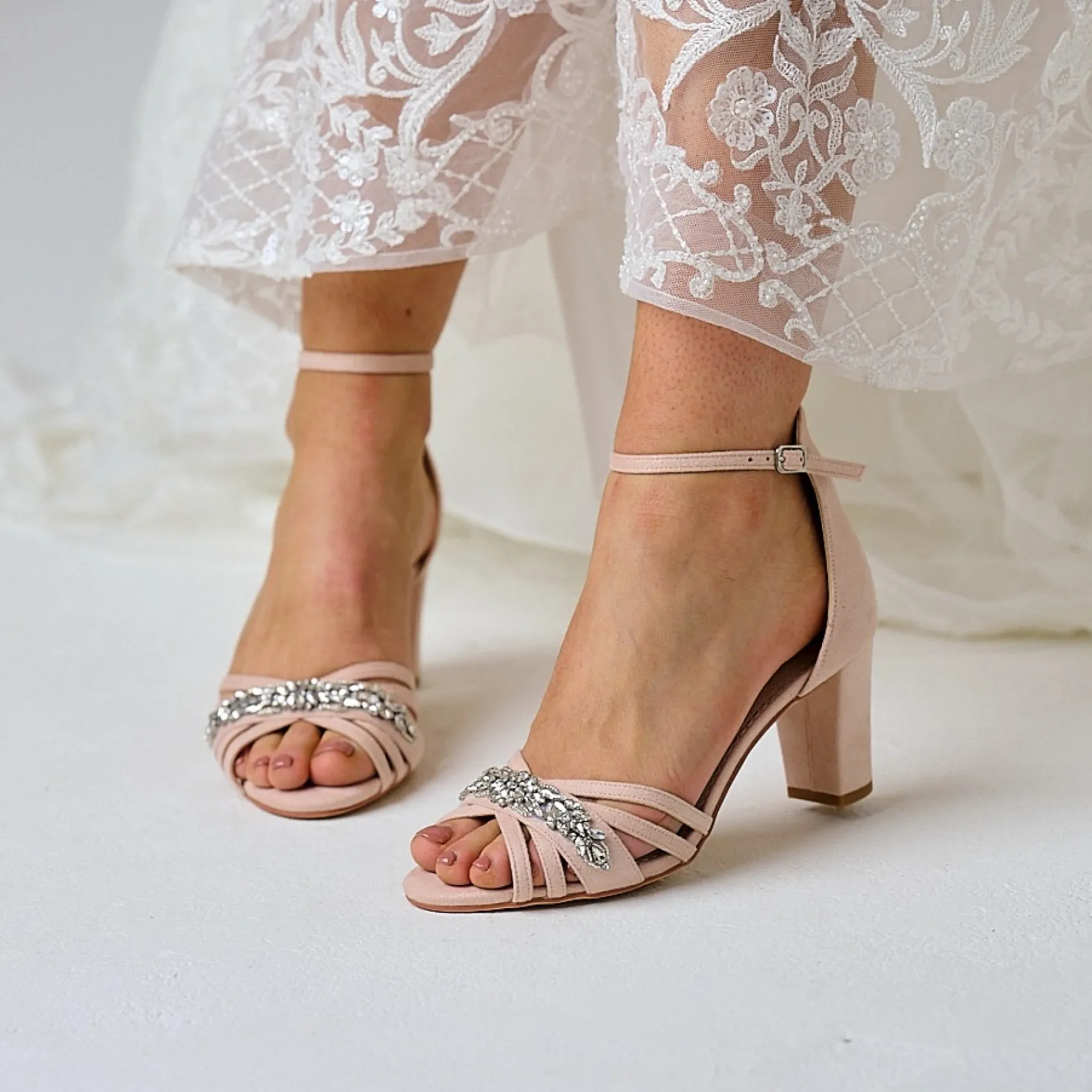 Perfect Bridal Frankie Blush Wildleder Kristall Riemchen Blockabsatz Sandalen* Glitzernde Ballschuhe | Abschlussball-sandalen