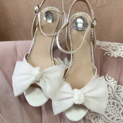 Perfect Bridal Georgia Elfenbein Satin Sandalen mit mittlerem Blockabsatz und Schleife* Schuhe Für Brautjungfern | Hochzeitsschuhe
