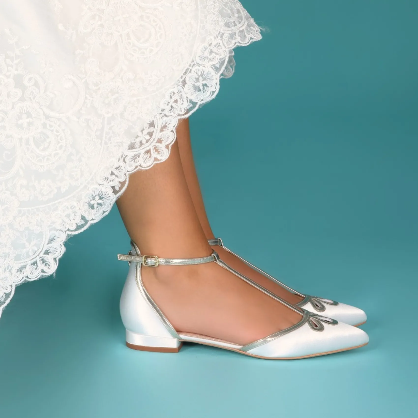 Perfect Bridal Harper Färbbare Elfenbein Satin und Gold T-Bar Flats* Hochzeitsschuhe | Schuhe Zum Färben