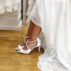 Perfect Bridal Katelyn Färbbare Elfenbein Satin Kristall Hochzeit Sandalen* Hochzeitsschuhe | Hochhackige Schuhe