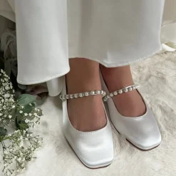 Perfect Bridal Kinsley Elfenbeinfarbene Satin Niedrige Blockabsätze mit Perlenriemen* Hochzeitsschuhe | Schuhe Mit Niedrigem Absatz