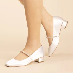 Perfect Bridal Kinsley Elfenbeinfarbene Satin Niedrige Blockabsätze mit Perlenriemen* Hochzeitsschuhe | Schuhe Mit Niedrigem Absatz
