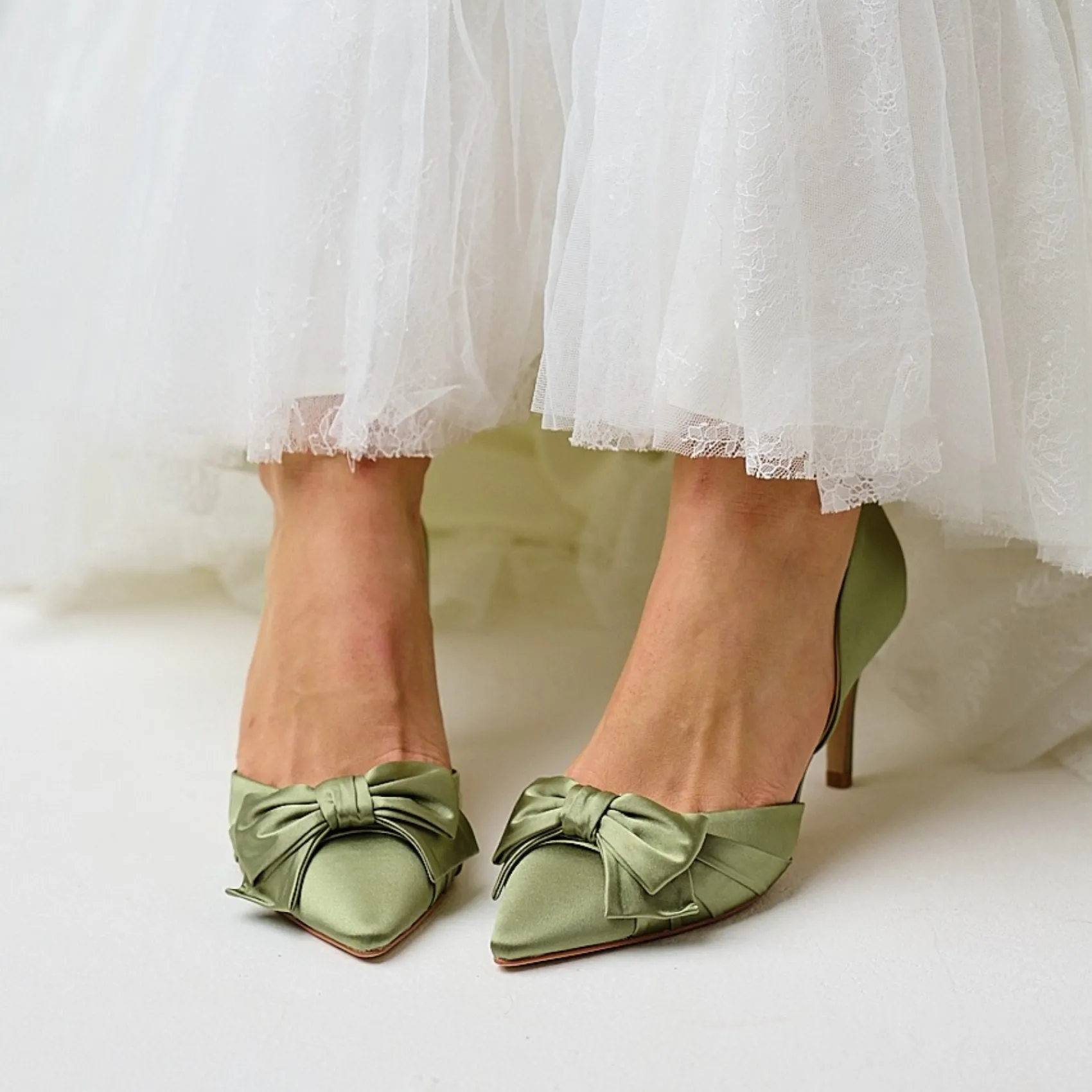 Perfect Bridal Margo Olive Grün Satin Mitte Heel Schleife Gericht Schuhe* Party-schuhe | Schuhe Für Hochzeitsgäste