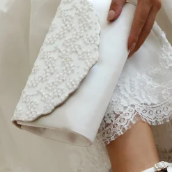 Perfect Bridal Muskatnuss Einfärbbarer elfenbeinfarbener Satin und Paillettenspitze Clutch Bag* Hochzeit Handtaschen