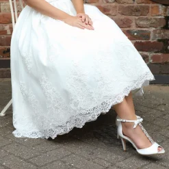 Perfect Bridal Phoenix Elfenbeinfarbene Satin-Kristall-T-Bar-Sandalen mit Detail* Hochzeitsschuhe | Hochhackige Schuhe