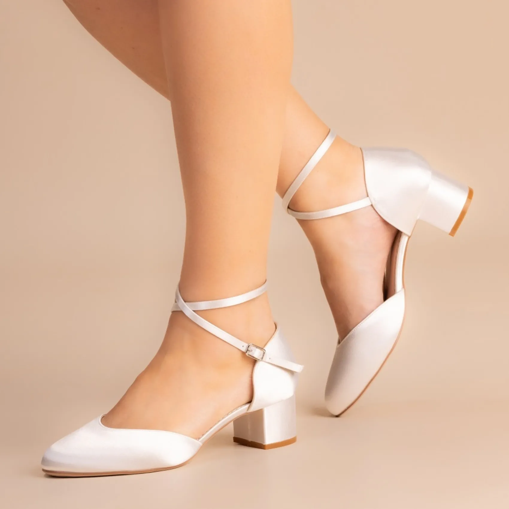 Perfect Bridal Remi Elfenbeinfarbene Satin Pumps mit Blockabsatz (Weite Passform)* Schuhe Für Die Mutter Der Braut | Hochzeitsschuhe