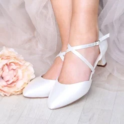 Perfect Bridal Renate Elfenbeinfarbene Satin Absatzstiefel mit Riemen (Weite Passform)* Hochzeitsschuhe | Schuhe Mit Niedrigem Absatz
