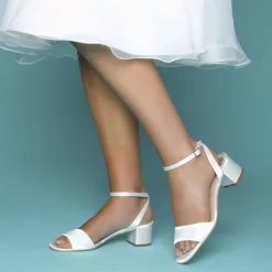 Perfect Bridal Riley Färbbare Elfenbein Satin Perle Niedriger Blockabsatz Sandalen* Schuhe Für Brautjungfern | Hochzeitsschuhe