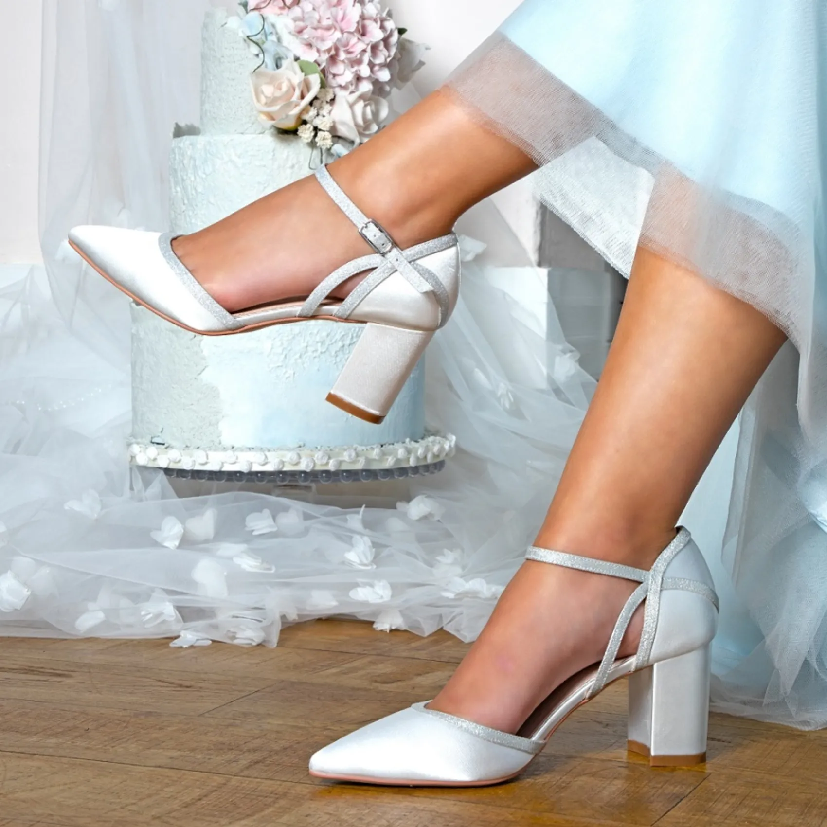 Perfect Bridal Robyn Elfenbeinfarbene Blockabsätze aus Satin und Silberglitzer* Hochzeitsschuhe | Schuhe Mit Mittlerem Absatz