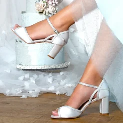 Perfect Bridal Sabrina Elfenbeinfarbener Satin & Silberner Glitzer Blockabsatz Sandalen* Hochzeitsschuhe | Schuhe Mit Mittlerem Absatz