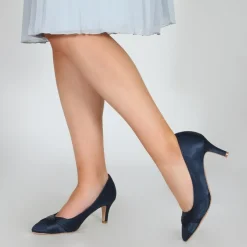Perfect Bridal Sally Marineblaue Satin Schuhe mit mittlerem Absatz* Schuhe Für Hochzeitsgäste | Schuhe Für Die Mutter Der Braut