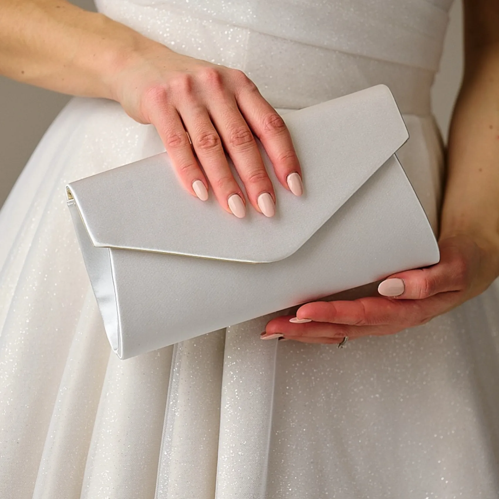 Perfect Bridal Simone Färbbar Elfenbein Satin Perlen Brosche Umschlag Clutch* Hochzeit Handtaschen