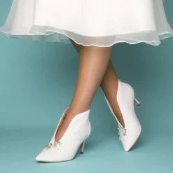 Perfect Bridal Zara Elfenbeinfarbene Lederstiefel mit spitzer V-Zehe für die Hochzeit* Hochzeitsschuhe | Schuhe Mit Mittlerem Absatz