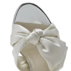 Rainbow Club Arabella Elfenbeinfarbene Satin Sandalen mit asymmetrischer Schleife und Blockabsatz* Hochzeitsschuhe | Schuhe Mit Mittlerem Absatz