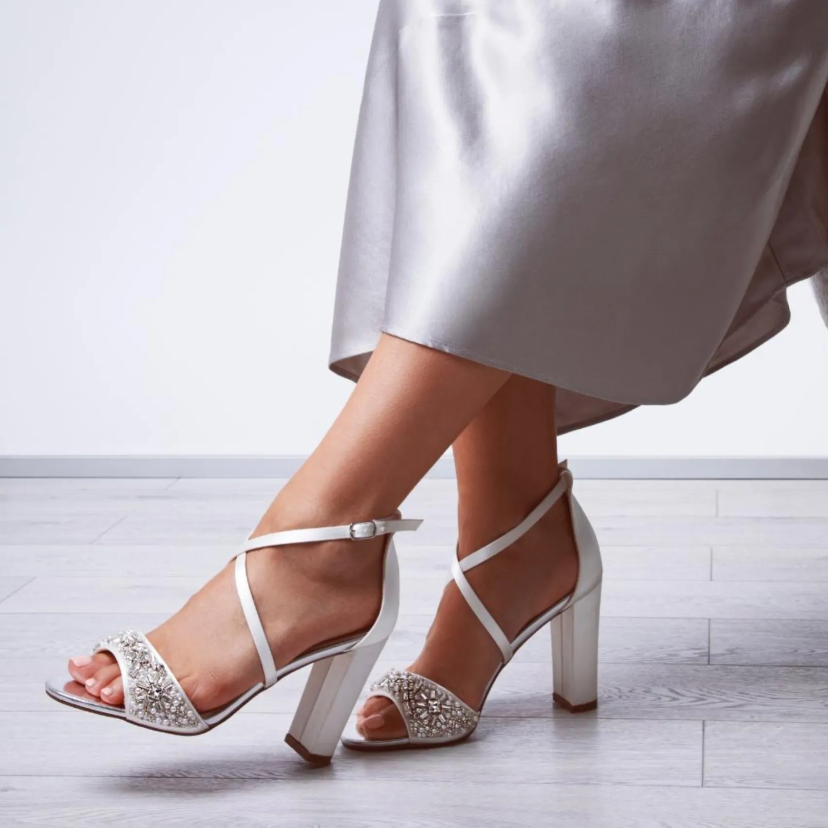Rainbow Club Fern Elfenbein Satin verschönert High Block Heel Sandalen* Hochzeitsschuhe | Hochhackige Schuhe